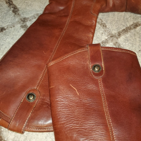 Frye Boots 6 - Picture 7 of 11